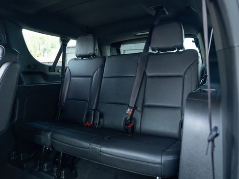 Used 2022 Chevrolet Suburban Z71 AWD/4WD image 22