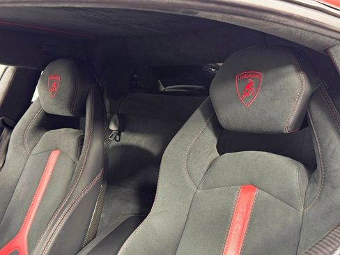 Used 2017 Lamborghini Aventador S image 40