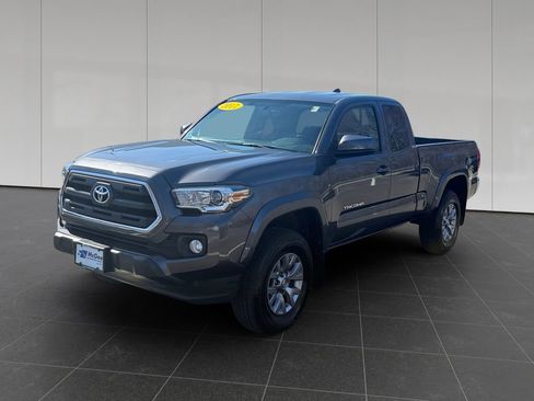 Used 2017 Toyota Tacoma SR5 w/ Tow Package image 1