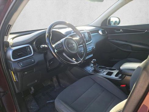 Used 2016 Kia Sorento LX w/ LX Convenience Package image 9