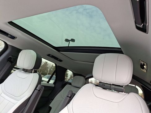 New 2026 Land Rover Range Rover Sport Dynamic SE image 4