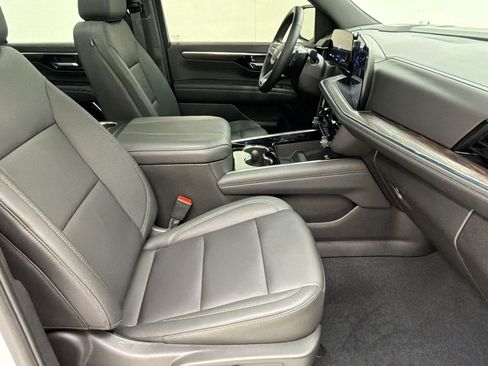 Used 2026 Chevrolet Tahoe Z71 w/ Comfort Package AWD/4WD image 25
