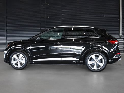 Certified 2024 Audi Q4 e-tron Premium Plus w/ Premium Plus image 9