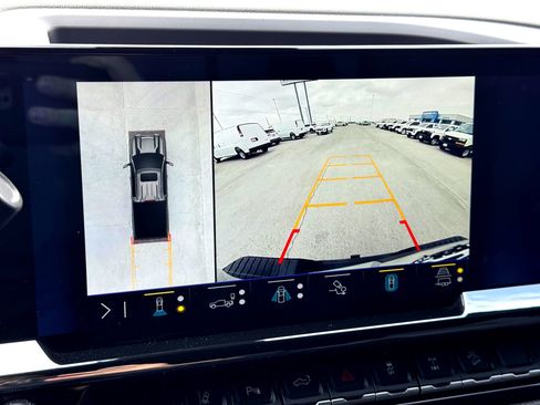 Used 2024 Chevrolet Silverado 2500 ZR2 image 32