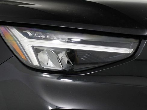 Certified 2025 Volvo XC40 B5 Plus image 26