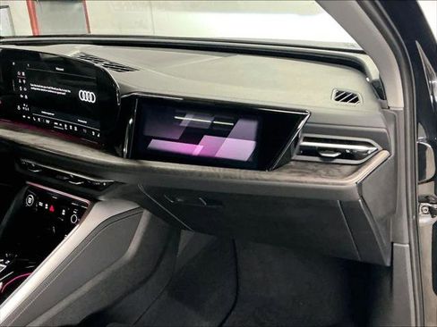 Certified 2025 Audi Q5 Prestige AWD/4WD image 17