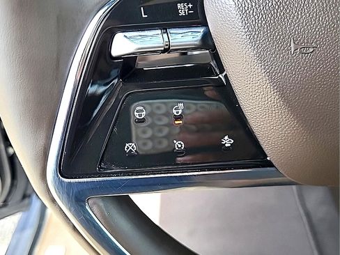 Certified 2026 Cadillac Escalade Luxury AWD/4WD image 20
