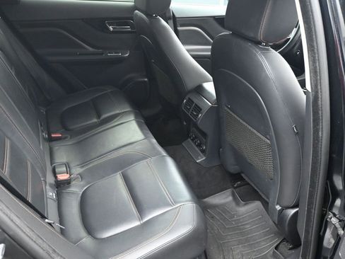 Used 2020 Jaguar F-PACE Prestige AWD/4WD image 10
