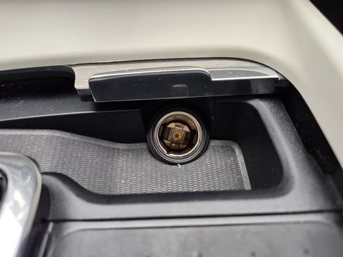 Used 2022 Volvo XC60 B5 Inscription w/ Climate Package image 26