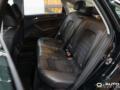 Used 2012 Volkswagen Passat TDI SEL Premium image 27