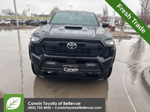 Used 2025 Toyota Tacoma TRD Sport image 5