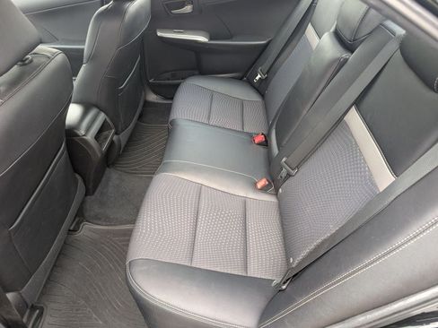 Used 2014 Toyota Camry SE FWD image 4