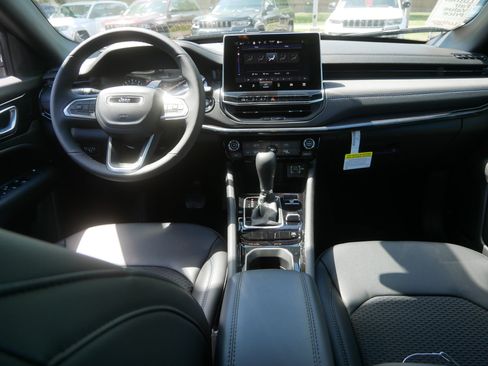New 2026 Jeep Compass Latitude AWD/4WD image 8