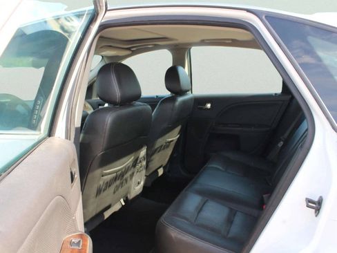 Used 2008 Ford Taurus Limited FWD image 7