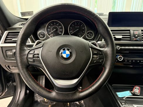 Used 2018 BMW 330i xDrive Sedan AWD/4WD image 25