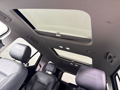 Used 2019 Chevrolet Traverse Premier w/ Driver Confidence II Package image 19