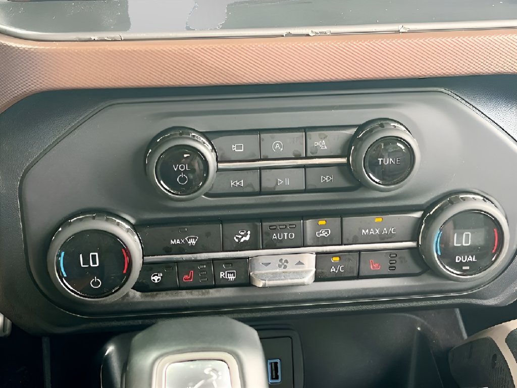 Used 2024 Ford Bronco Outer Banks AWD/4WD image 16