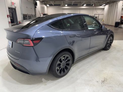 Used 2021 Tesla Model Y Long Range image 6