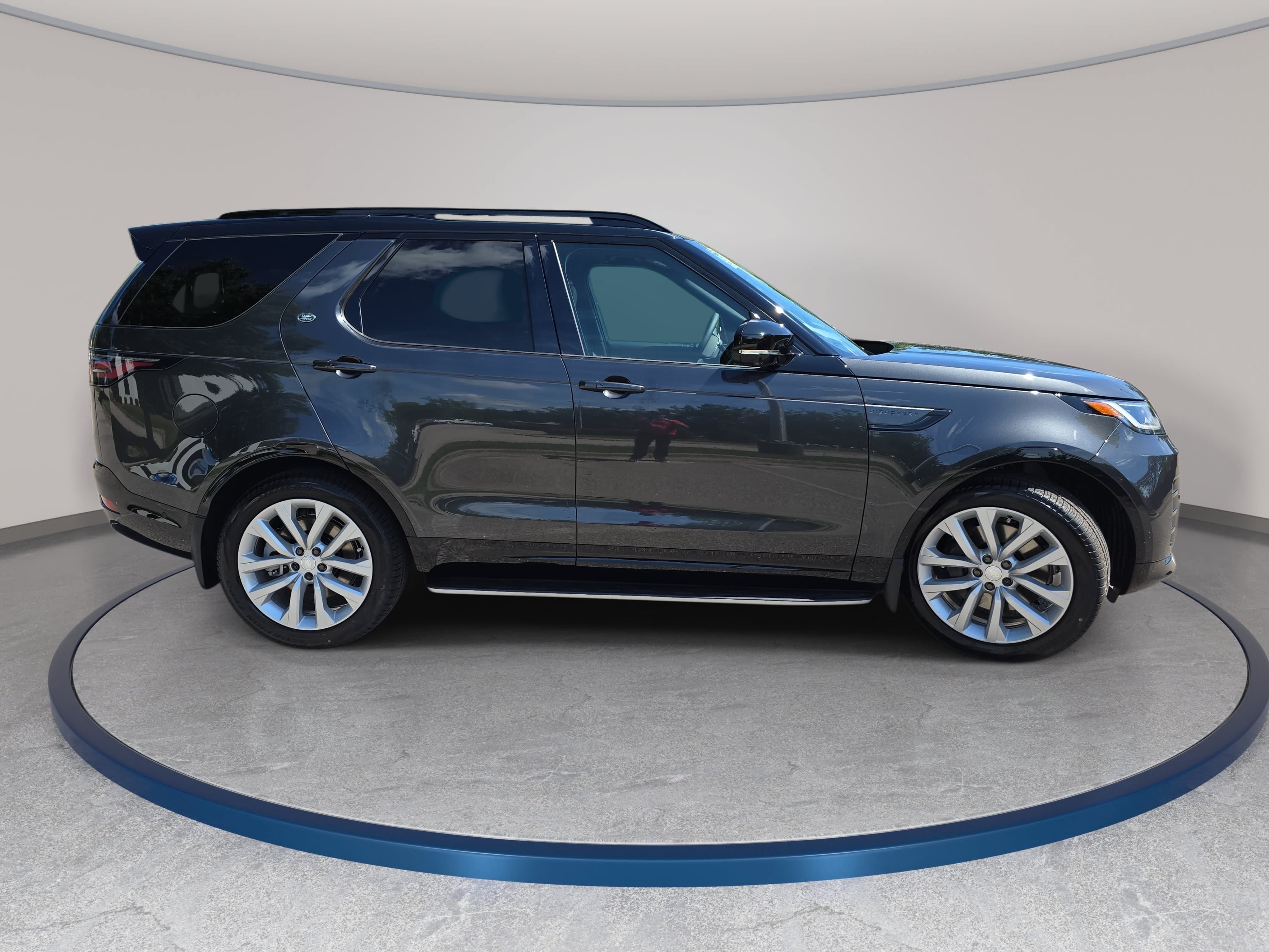 New 2026 Land Rover Discovery Limited Edition AWD/4WD image 4