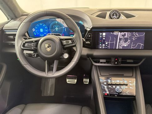 New 2026 Porsche Macan Turbo Electric image 31