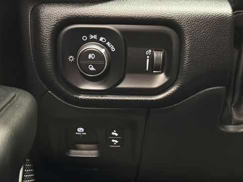 Used 2020 RAM 1500 Big Horn AWD/4WD image 29