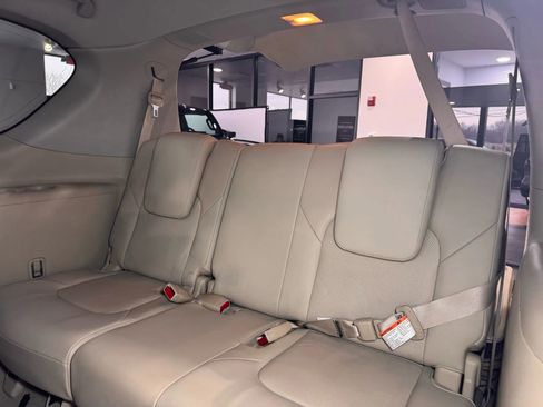 Used 2016 INFINITI QX80 4WD w/ Deluxe Technology Package image 23