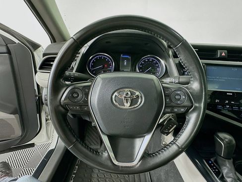Used 2020 Toyota Camry SE image 11