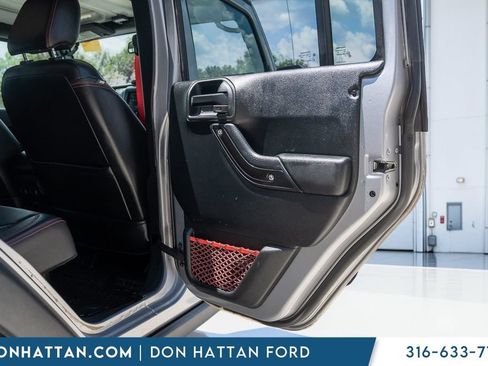 Used 2018 Jeep Wrangler Unlimited Rubicon AWD/4WD image 18