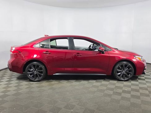 Used 2025 Toyota Corolla SE image 10