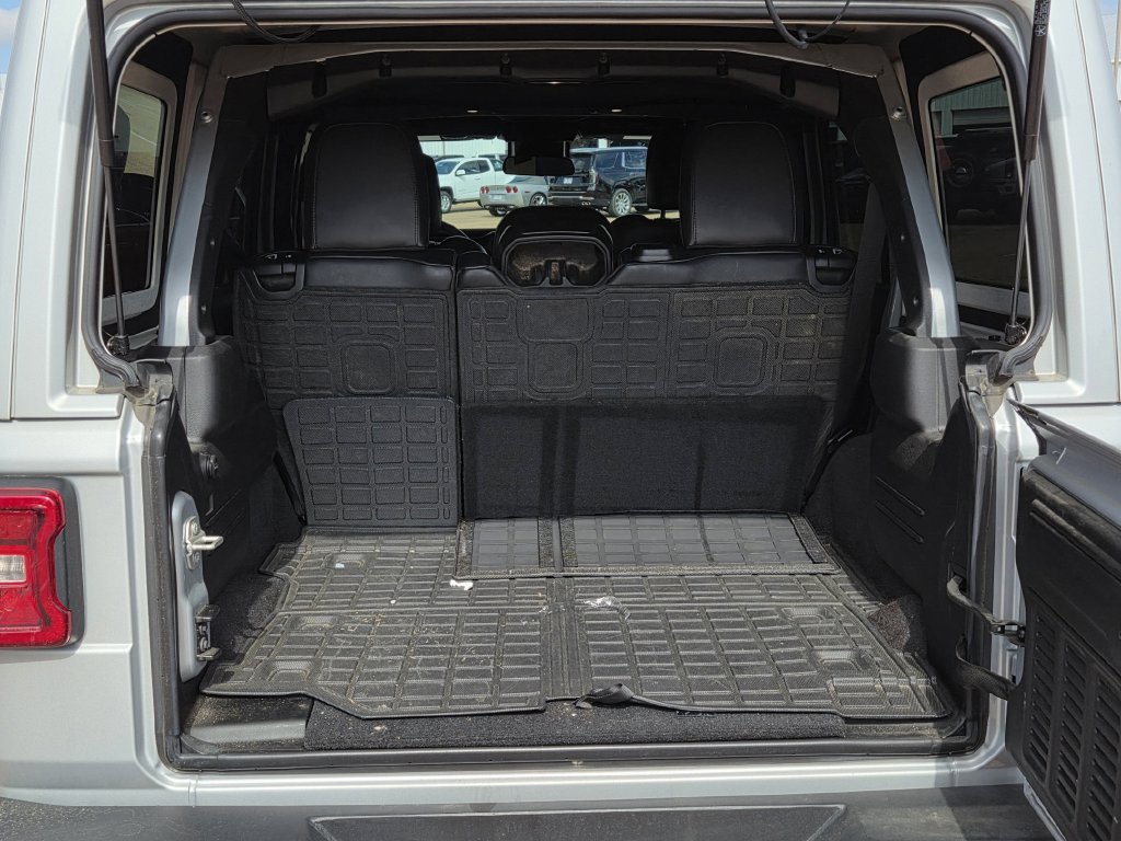Used 2024 Jeep Wrangler Unlimited Sahara w/ Dual Top Group AWD/4WD image 27