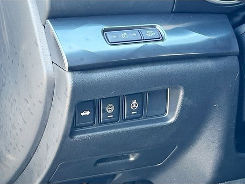 Used 2023 Nissan Maxima SR w/ Sport Mat Group FWD image 10