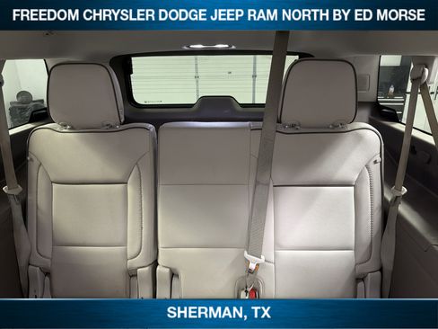 Used 2023 GMC Yukon XL Denali w/ Denali Reserve Package AWD/4WD image 9