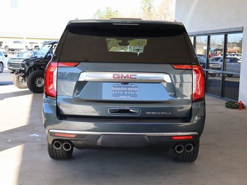 Used 2021 GMC Yukon Denali w/ Denali Premium Package image 4