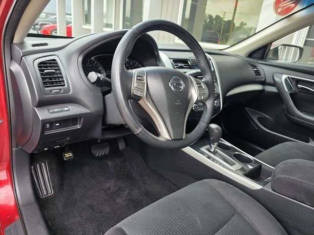 Used 2014 Nissan Altima 2.5 SV FWD image 11