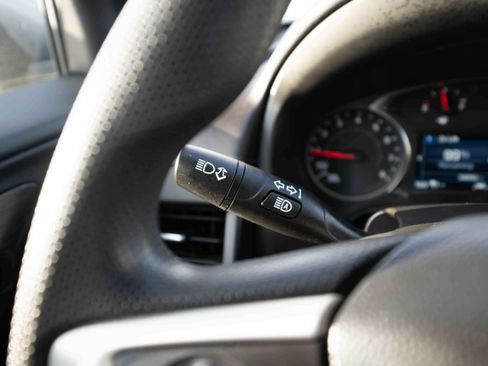 Used 2023 GMC Terrain SLE w/ Driver Convenience Package image 13