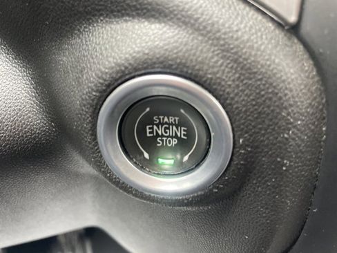 Used 2022 GMC Sierra 2500 Denali w/ Denali Black Diamond Edition image 23