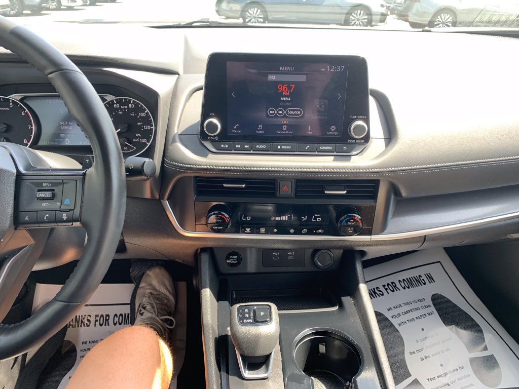 Certified 2025 Nissan Rogue SV FWD image 12