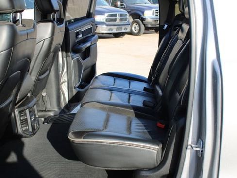 Used 2019 RAM 1500 Laramie AWD/4WD image 40