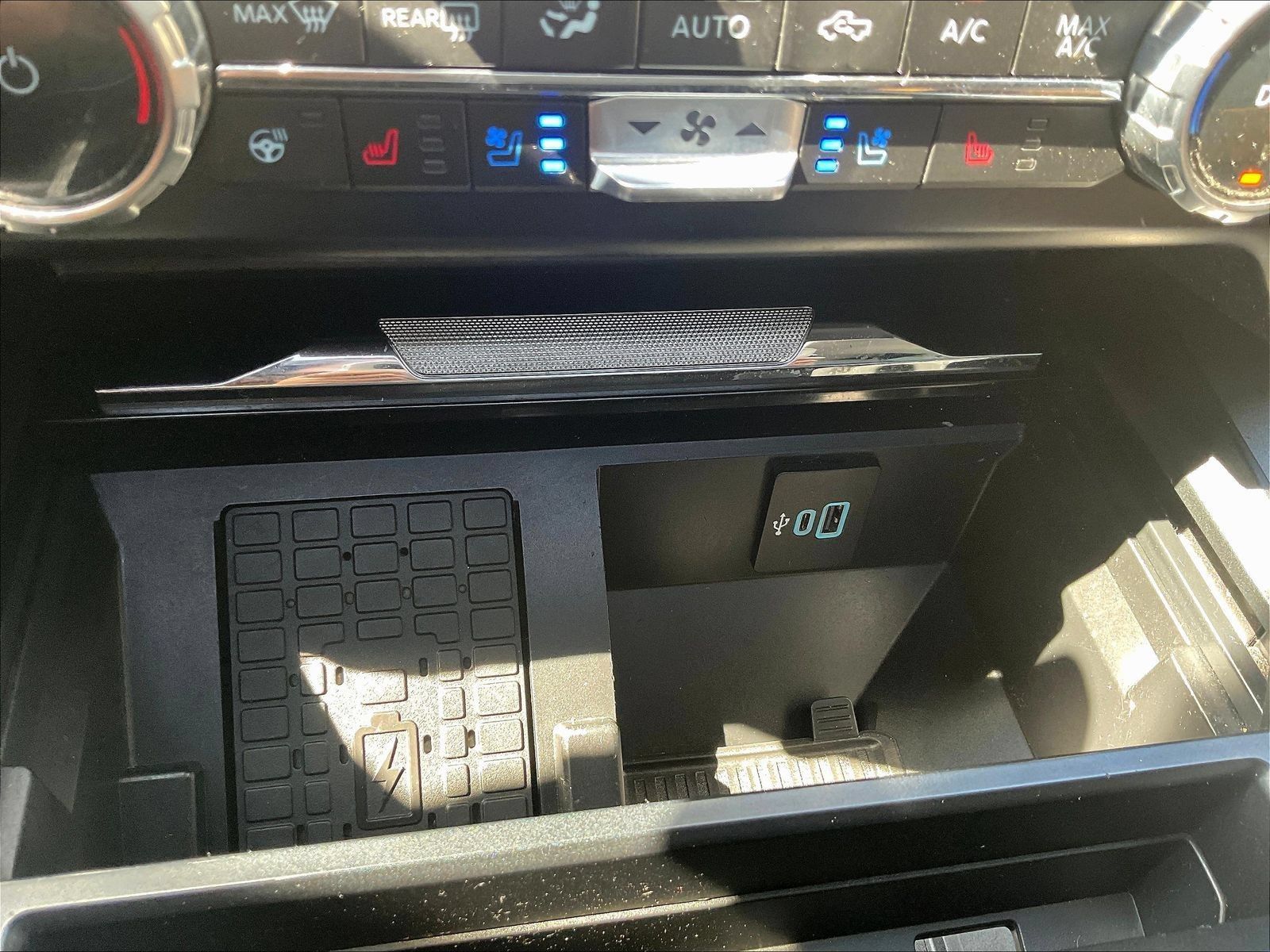 Used 2023 Ford F250 Lariat w/ Lariat Ultimate Package AWD/4WD image 18