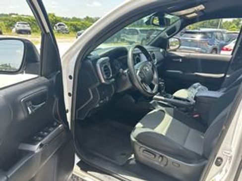 Used 2023 Toyota Tacoma TRD Sport AWD/4WD image 9