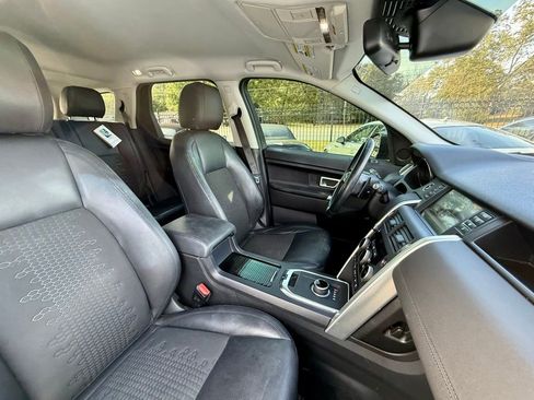 Used 2019 Land Rover Discovery Sport SE image 21