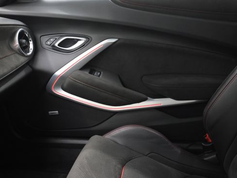 Used 2018 Chevrolet Camaro ZL1 RWD image 12