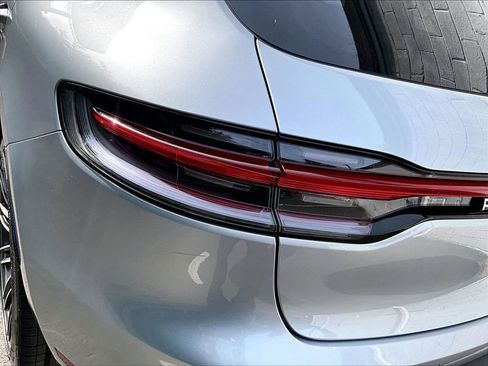 Certified 2026 Porsche Macan AWD/4WD image 31