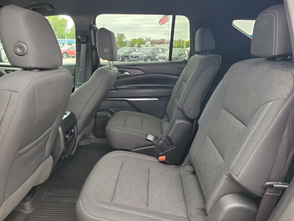 Used 2024 Chevrolet Traverse LT w/ Trailering Package AWD/4WD image 27