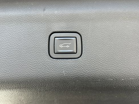 Used 2018 Buick Enclave Avenir w/ Avenir Technology Package image 15