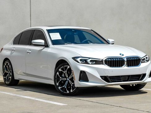 Used 2025 BMW 330i xDrive Sedan w/ Premium Package AWD/4WD image 7