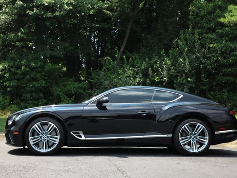 Used 2024 Bentley Continental GT image 3