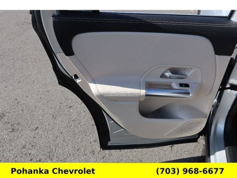 Used 2021 Mercedes-Benz GLA 250 4MATIC image 27