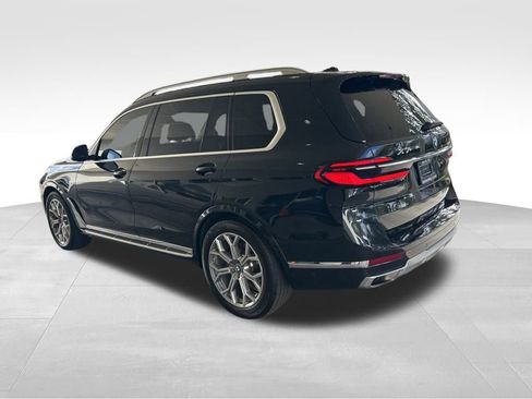Used 2025 BMW X7 xDrive40i image 4