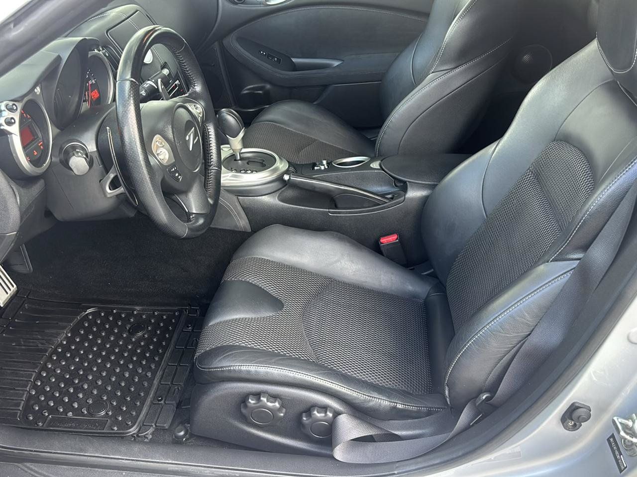 Used 2013 Nissan 370Z Touring w/ Sport Pkg RWD image 10